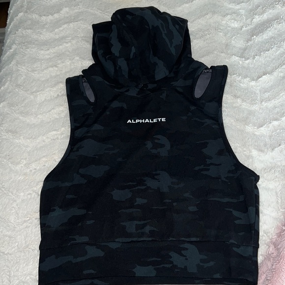 Alphalete Tops - Alphalete Hooded Crop Workout Tank